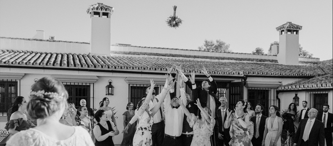 tirar el ramo de novia en la boda